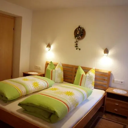 Xanderhof * ליוטאש