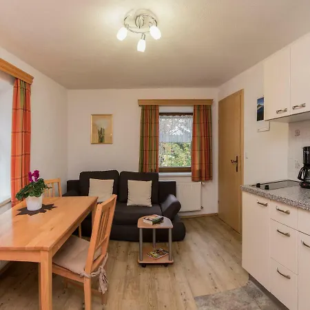 Xanderhof ליוטאש